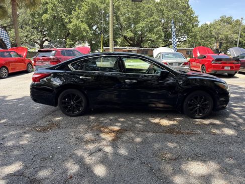 Used 2017 Nissan Altima 2.5 SV FWD image 6