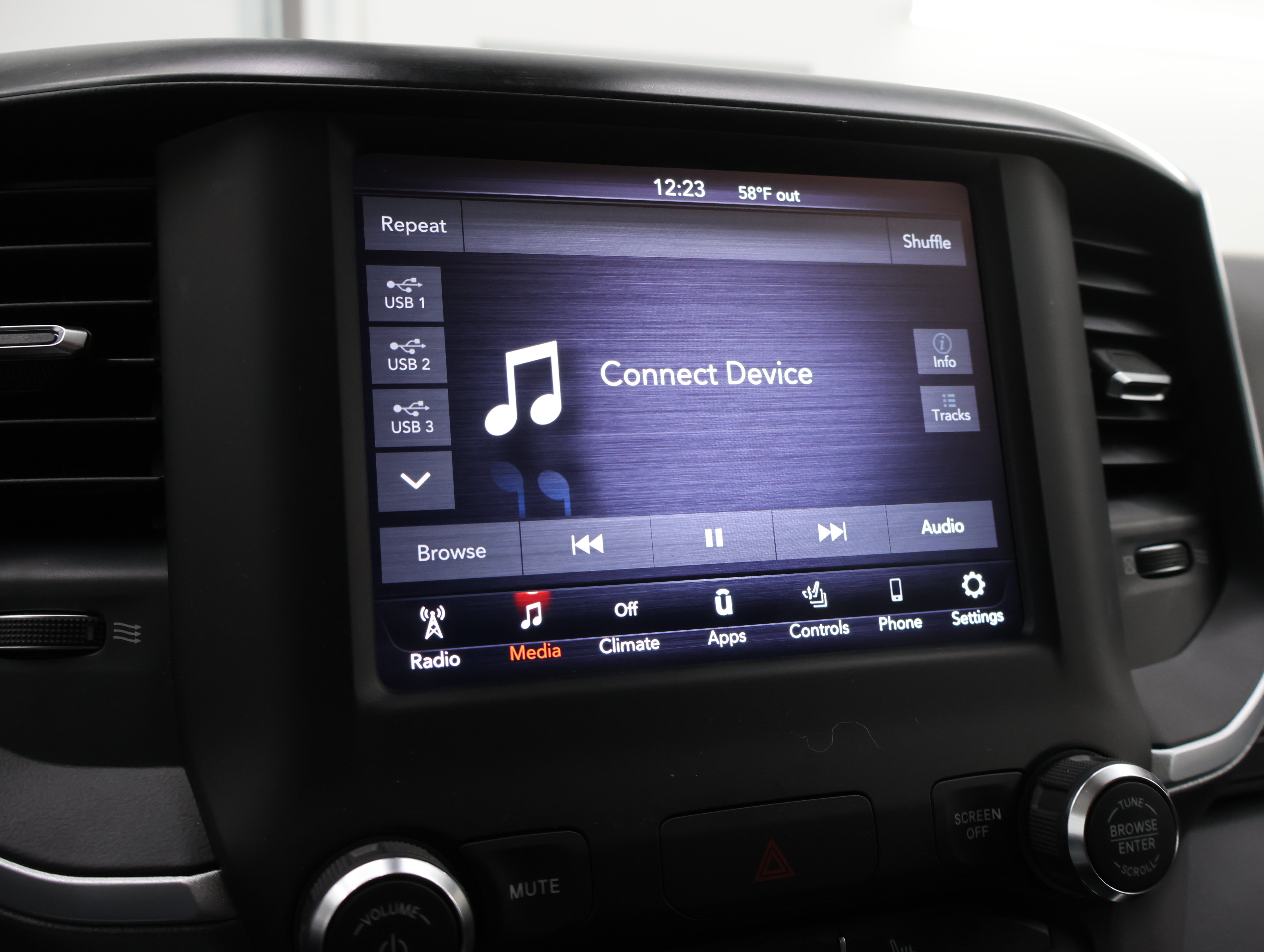 Used 2020 RAM 1500 Big Horn AWD/4WD image 47