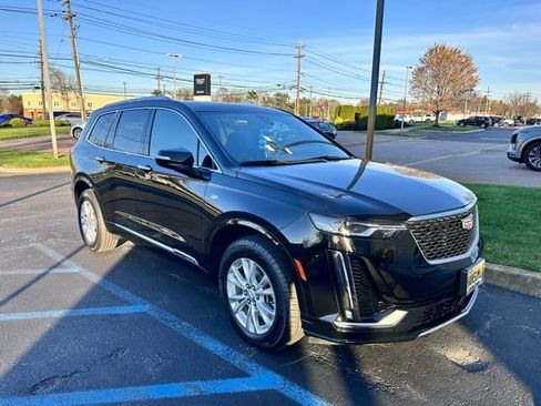 Certified 2025 Cadillac XT6 Luxury AWD/4WD image 1