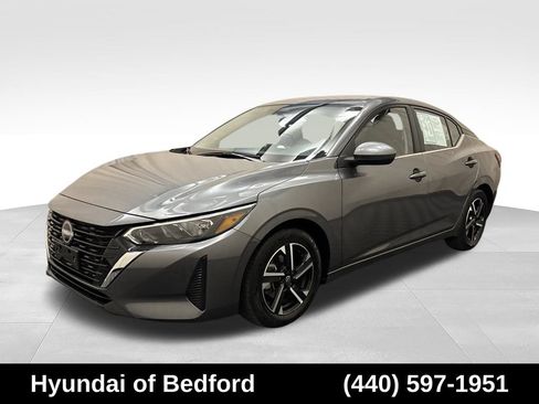 Used 2025 Nissan Sentra SV FWD image 1