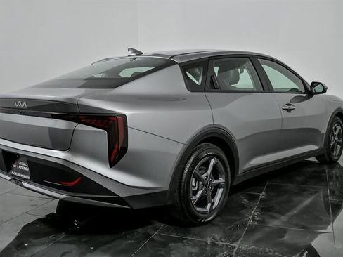 Used 2025 Kia K4 FWD image 10
