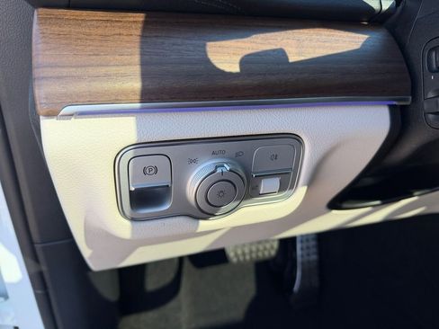 New 2026 Mercedes-Benz GLS 450 4MATIC image 23