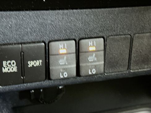 Used 2014 Toyota RAV4 Limited image 26