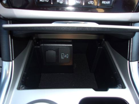 Certified 2023 Ford Explorer XLT w/ Equipment Group 202A image 20