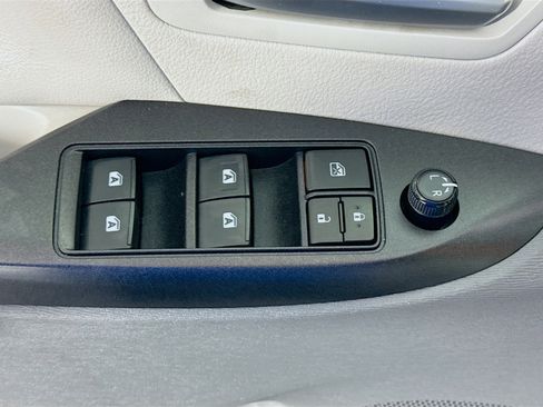 Used 2020 Toyota Sienna LE w/ LE Preferred Package AWD/4WD image 24