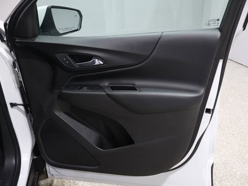 Used 2020 Chevrolet Equinox LT image 22