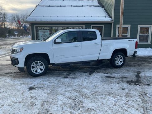 Used 2021 Chevrolet Colorado LT w/ Luxury Package image 2