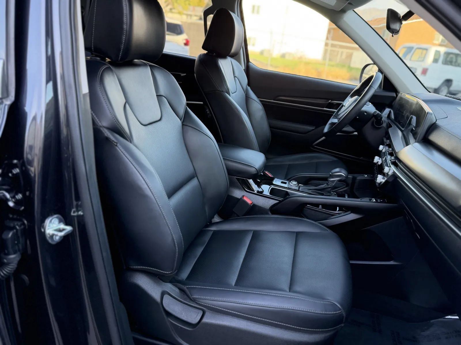 Used 2025 Kia Telluride S AWD/4WD image 24