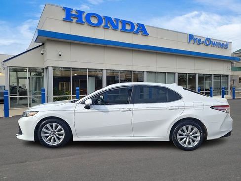 Used 2019 Toyota Camry LE image 7