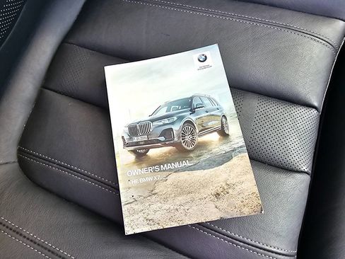 Used 2021 BMW X7 xDrive40i w/ Premium Package image 41