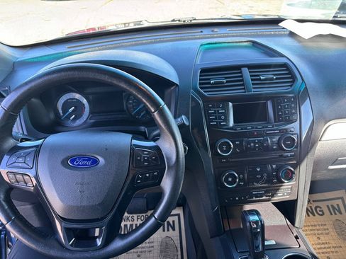 Used 2017 Ford Explorer XLT AWD/4WD image 13