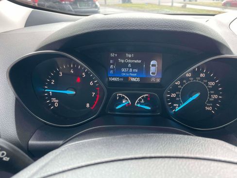 Used 2018 Ford Escape SE w/ Ford Safe & Smart Package image 9