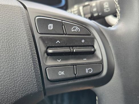 Certified 2023 Hyundai Venue Limited w/ Cargo Package image 24