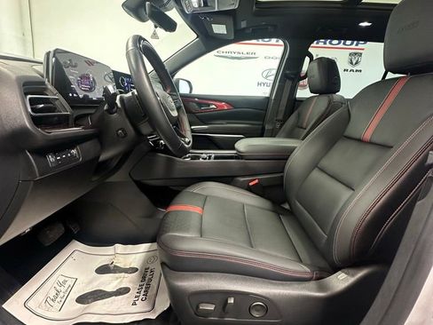 Used 2024 Chevrolet Traverse RS image 14
