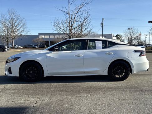 Used 2023 Nissan Maxima SR w/ Sport Mat Group FWD image 23
