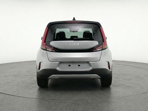 Used 2025 Kia Soul LX w/ LX Technology Package FWD image 7