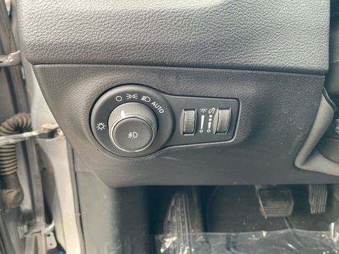 Used 2020 Jeep Compass Trailhawk AWD/4WD image 18