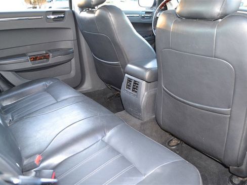 Used 2008 Chrysler 300 C image 30