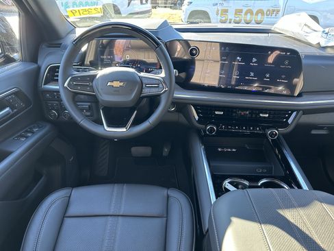 New 2026 Chevrolet Suburban High Country AWD/4WD image 25