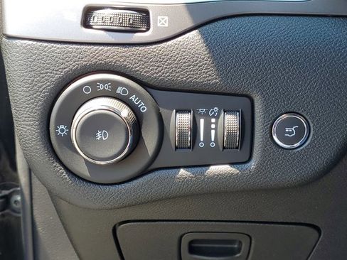 Used 2022 Jeep Cherokee Limited AWD/4WD image 7