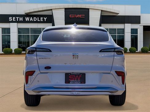 Certified 2025 Buick Envista Avenir image 6