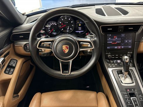 Used 2017 Porsche 911 Carrera RWD image 4