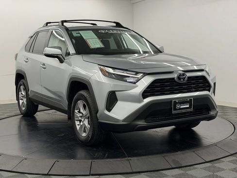 Used 2025 Toyota RAV4 XLE w/ Convenience Package FWD image 8