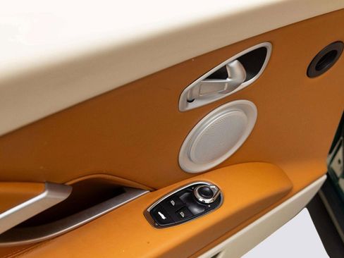 Used 2023 Aston Martin DB11 Volante image 25