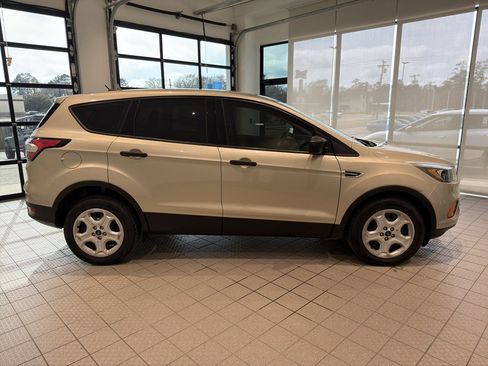Used 2018 Ford Escape S image 6