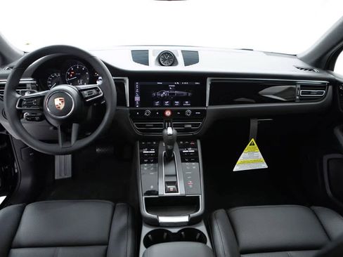 Used 2026 Porsche Macan AWD/4WD image 13