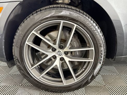 Used 2023 Porsche Macan w/ Premium Package Plus image 60