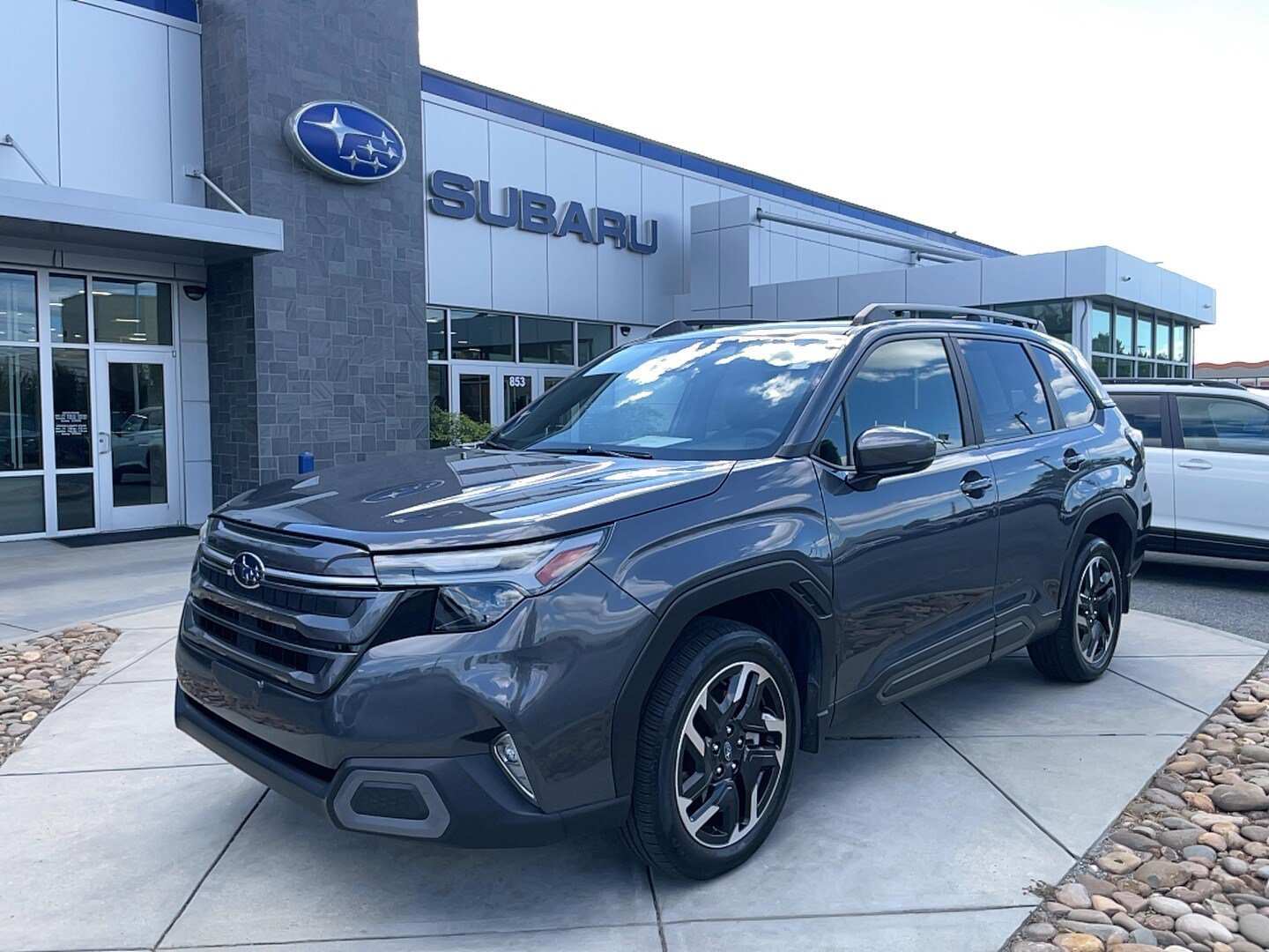 Used 2025 Subaru Forester Limited AWD/4WD image 2