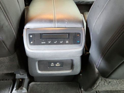 Used 2025 Nissan Pathfinder SL FWD image 21