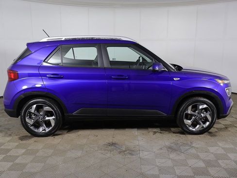 Certified 2025 Hyundai Venue Limited FWD image 13