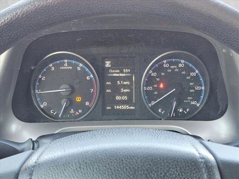 Used 2018 Toyota RAV4 LE image 10