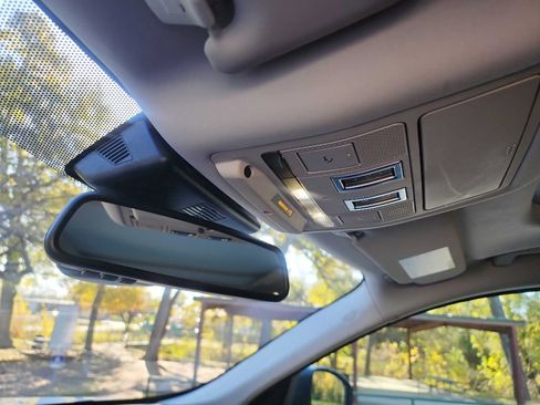 Used 2018 Jaguar F-PACE Premium image 27