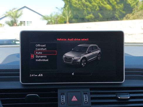 Used 2018 Audi Q5 Premium Plus w/ Premium Plus Package AWD/4WD image 25