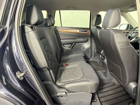 Used 2026 Volkswagen Atlas SE w/ Black Wheel Package FWD image 32