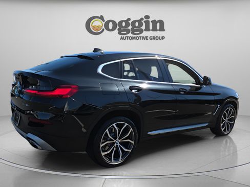 Used 2022 BMW X4 xDrive30i w/ Parking Assistance Package image 6