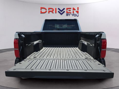 Used 2024 Toyota Tacoma SR image 27