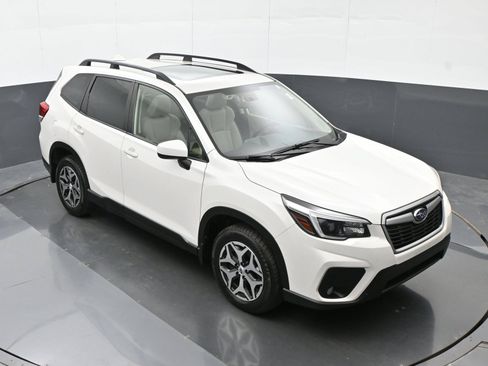 Used 2021 Subaru Forester Premium AWD/4WD image 31