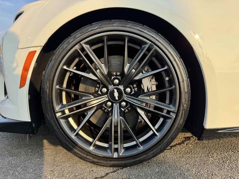 Used 2018 Chevrolet Camaro ZL1 RWD image 12