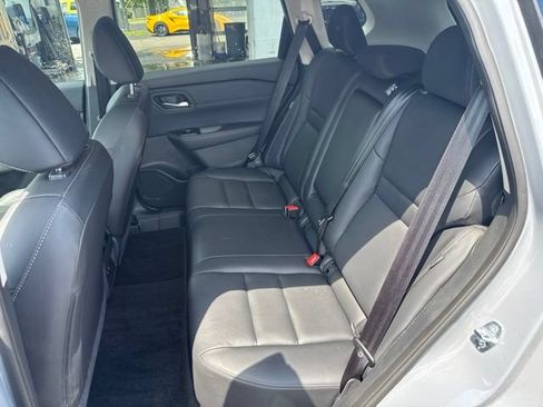 Used 2024 Nissan Rogue SL AWD/4WD image 18