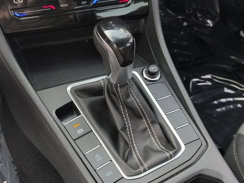 Used 2025 Volkswagen Jetta Sport FWD image 19