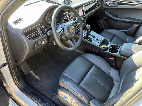 Certified 2024 Porsche Macan image 19