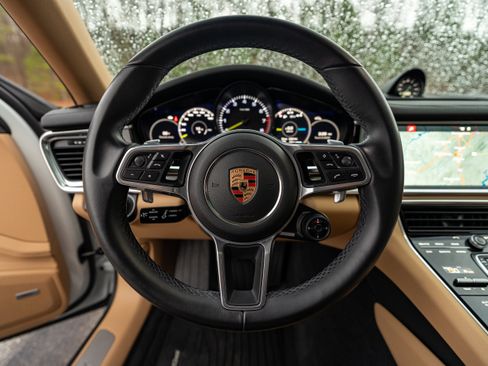 Used 2020 Porsche Panamera 4 image 26