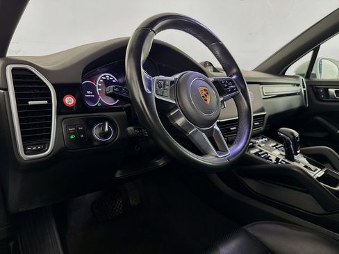 Used 2023 Porsche Cayenne Platinum Edition w/ Assistance Package AWD/4WD image 20