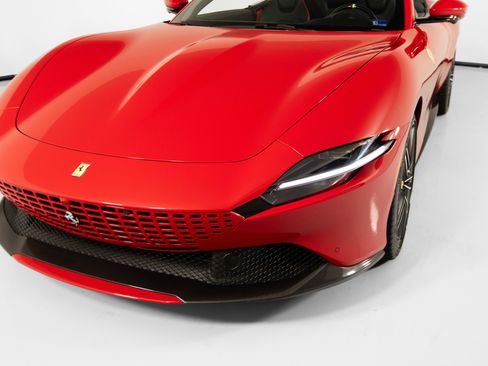Certified 2025 Ferrari Roma Spider RWD image 12