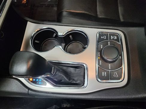 Used 2018 Jeep Grand Cherokee Overland AWD/4WD image 21