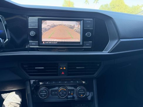 Used 2023 Volkswagen Jetta SE image 21